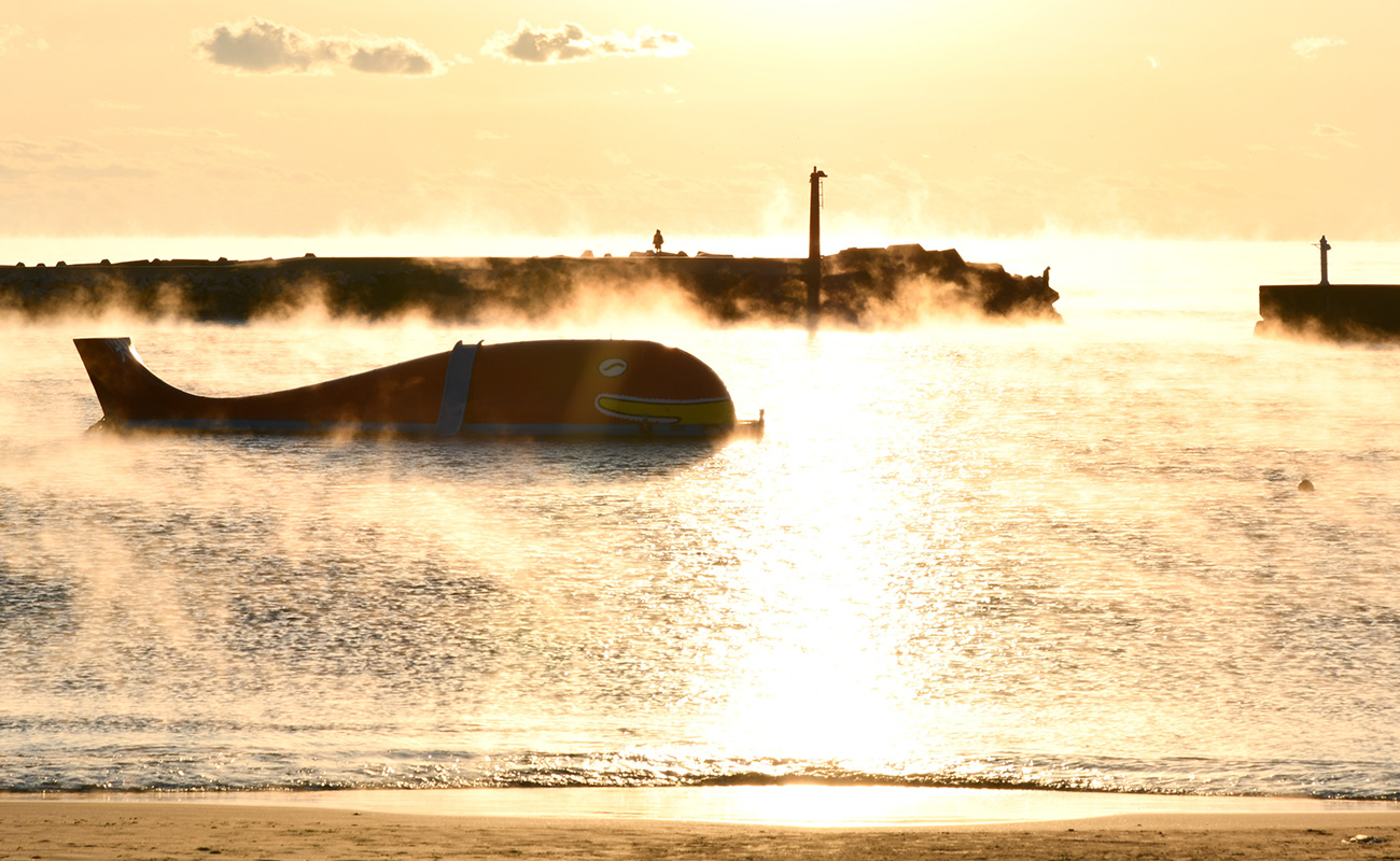 写真：夕日の平磯海水浴場