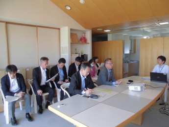 文教福祉委員会の会議の写真