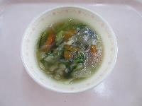 写真：麦入り野菜スープ