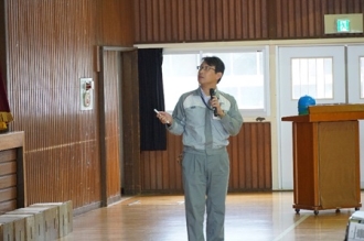 写真:講師の説明の様子