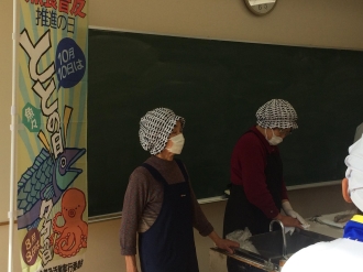 写真:地魚料理教室の様子1