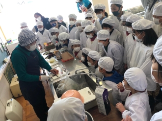 写真:地魚料理教室の様子4