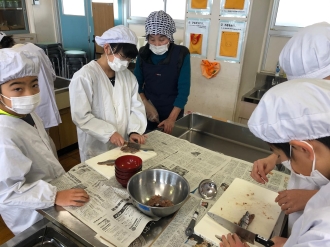 写真:地魚料理教室の様子5