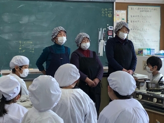 写真:地魚料理教室の様子1