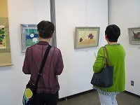 写真：花を描く日本画教室展