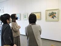 写真：花を描く日本画教室展