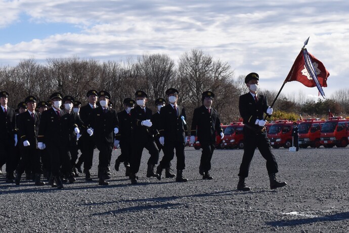 写真：出初式（徒歩パレード）の様子