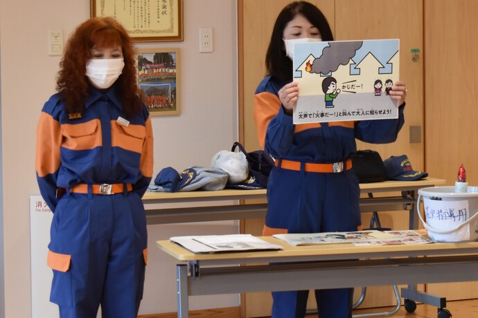 写真：花火指導の様子1