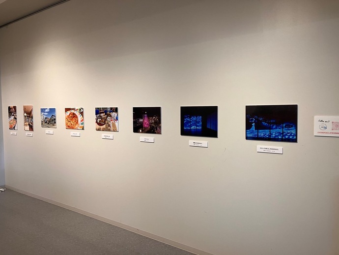 いいとこ発信隊が撮影した写真が多数展示されている様子