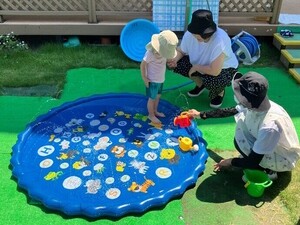 写真：子育て支援センター 屋外の様子
