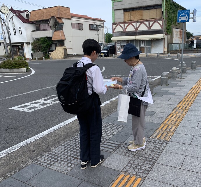 写真:社会を明るくする運動街頭キャンペーン那珂湊駅の様子