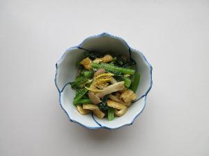 写真：レンジで小松菜としめじの煮浸し