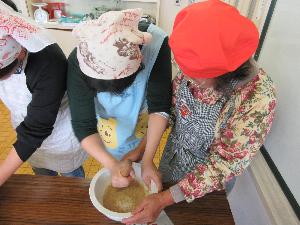 写真：ごま擦り