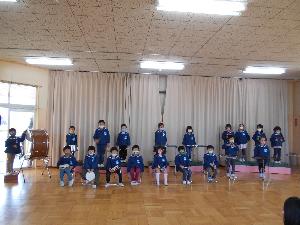 写真:発表会予行演習をしています。1