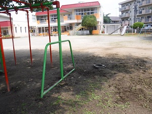 写真：除草作業の後の園庭の様子