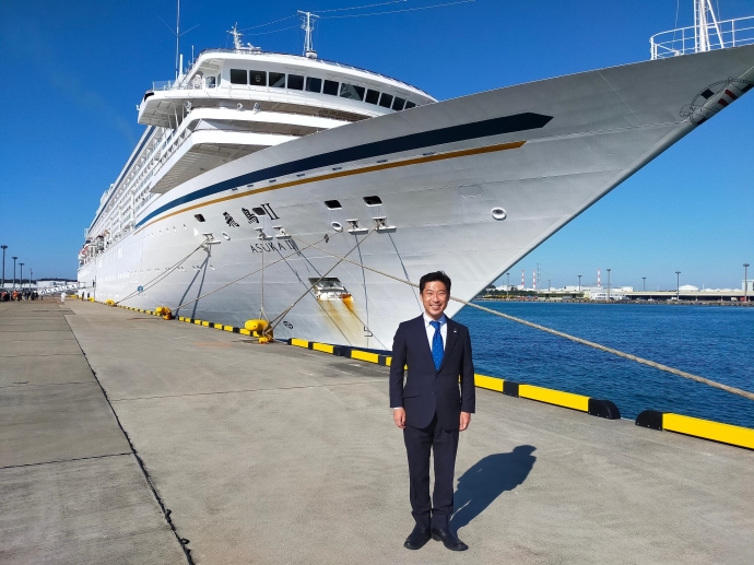 写真：飛鳥2と大谷市長