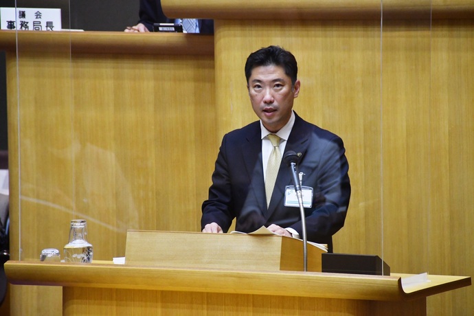 写真：答弁する大谷市長