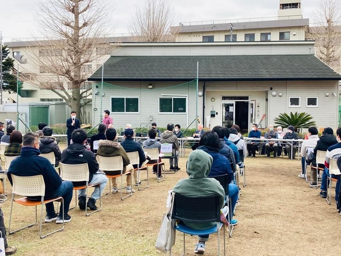 写真：参加者に挨拶する大谷市長