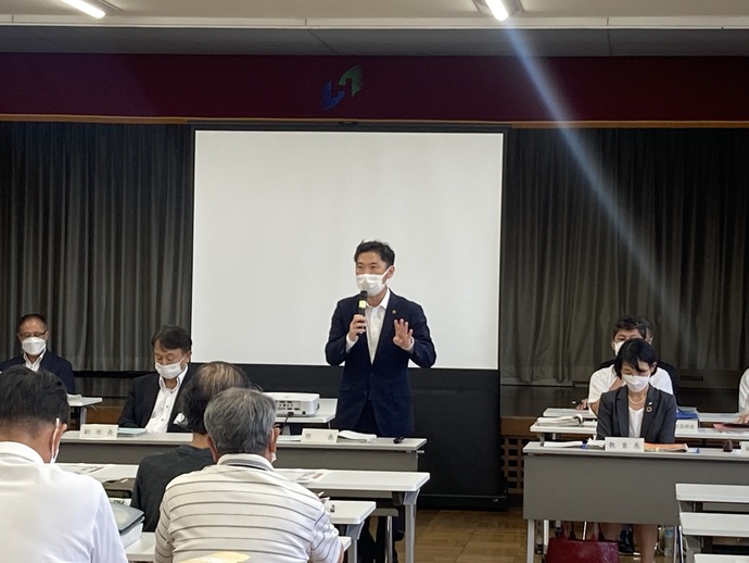 写真：市政状況を報告する大谷市長