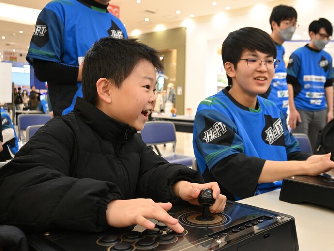 eスポーツを楽しむ様子