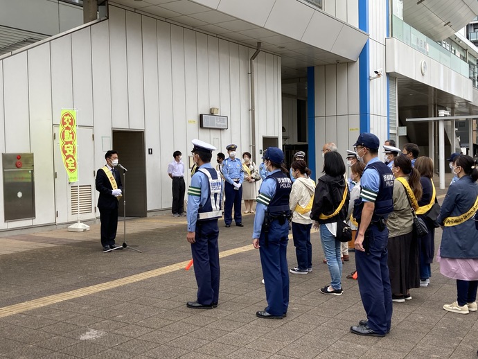 写真：参加者に挨拶する大谷市長