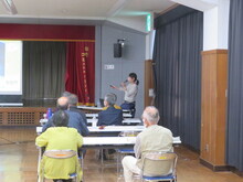 写真：講師が昌平坂学問所について説明している様子