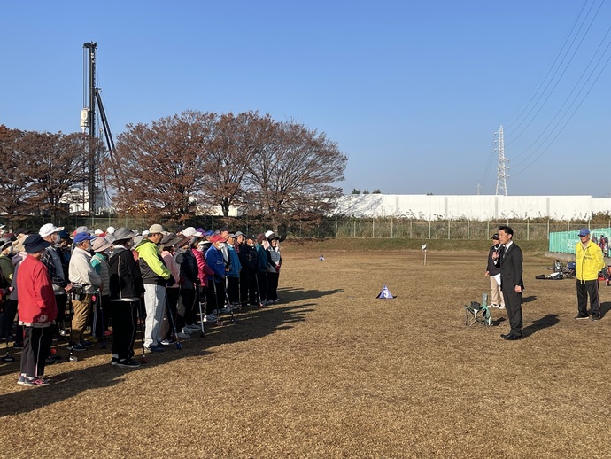 写真：参加者に挨拶する大谷市長