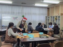 手芸している人