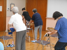 写真：スクワットをしている様子
