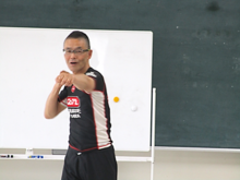 写真：5月14日講師の様子