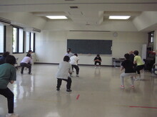 写真：スクワットをしている様子