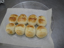 写真：焼きあがったパン