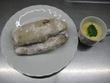 写真：出来上がったパンとスープ