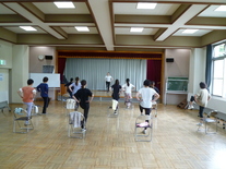 写真：片足バランスをしている様子