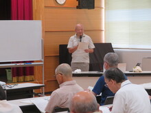 写真：田沼意次の経歴について説明している様子