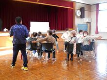 写真：広背筋を鍛えている様子