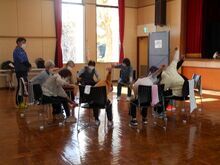 写真：体幹を鍛えている様子