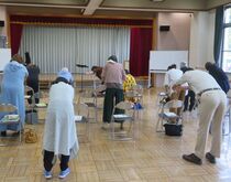 写真:ストレッチをしている様子