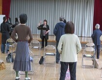 写真:発声の練習をしている様子