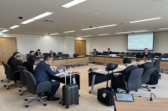 総務生活委員会の会議の写真