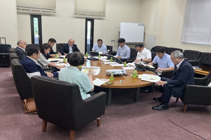 議会運営委員会による行政視察の様子