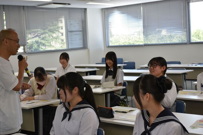 高校生介護ボランティア養成講座の写真
