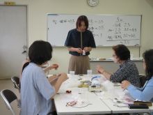 写真:匂い袋の仕立て方の説明