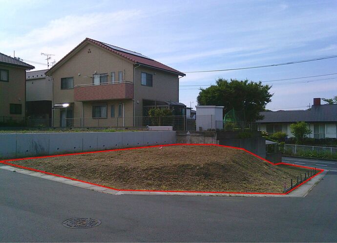 南東側道路から撮影した写真