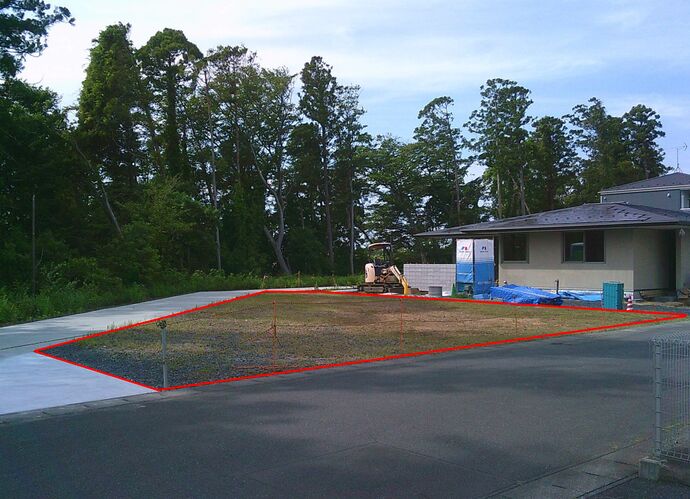 南東側道路から撮影した写真